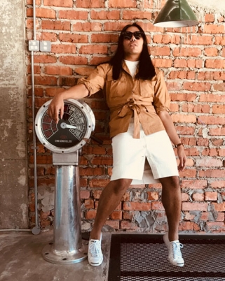 Fesyen Musim Luruh 2018 Memecahkan Taboo LGBTQ & Kekangan Budaya