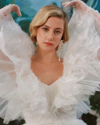 Lili Reinhart, Daripada Rambut Rosak ke Gadis CoverGirl