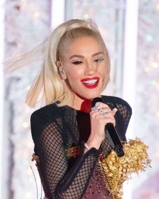 #WeekendPlaylist Layan Lagu-Lagu Gwen Stefani Era 2000’s Yang Cool