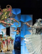 Jungle Dress Jlo Buat Kemunculan Di SNL Kelmarin!