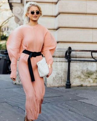 STAIL NOW. FRESH. CLEAN. MODEN. RELAKS. ADA MESEJ