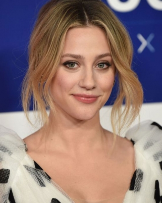 Lili Reinhart Kongsi Tentang Solekan, Michelle Phan & Tip Jaga Wajah