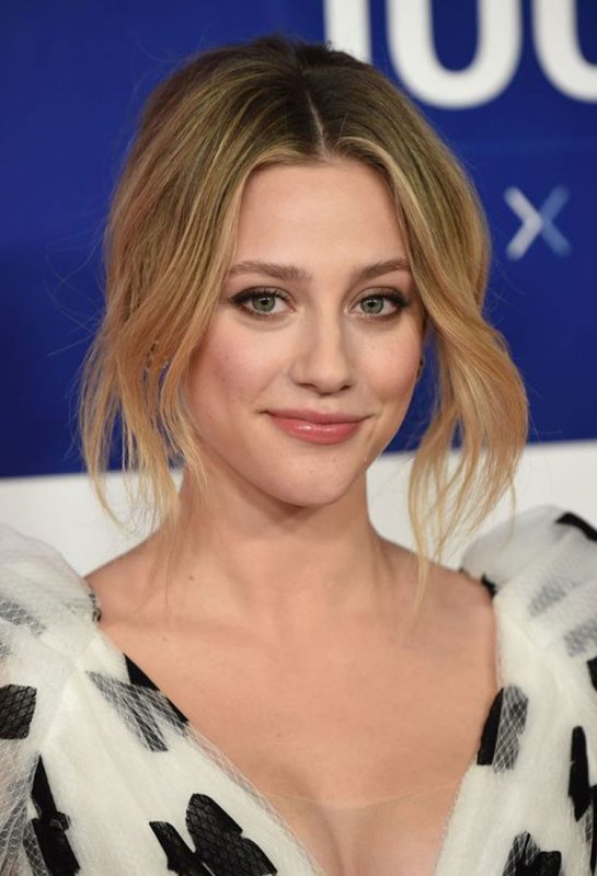 Lili Reinhart Kongsi Tentang Solekan, Michelle Phan & Tip Jaga Wajah
