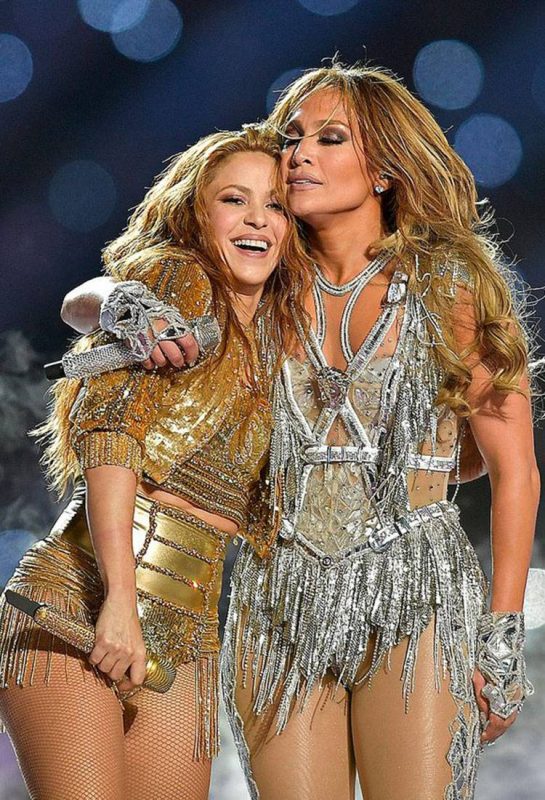 JLo di Super Bowl 2020, Kami Bingung Mengapa Dia Tidak Berpeluh?