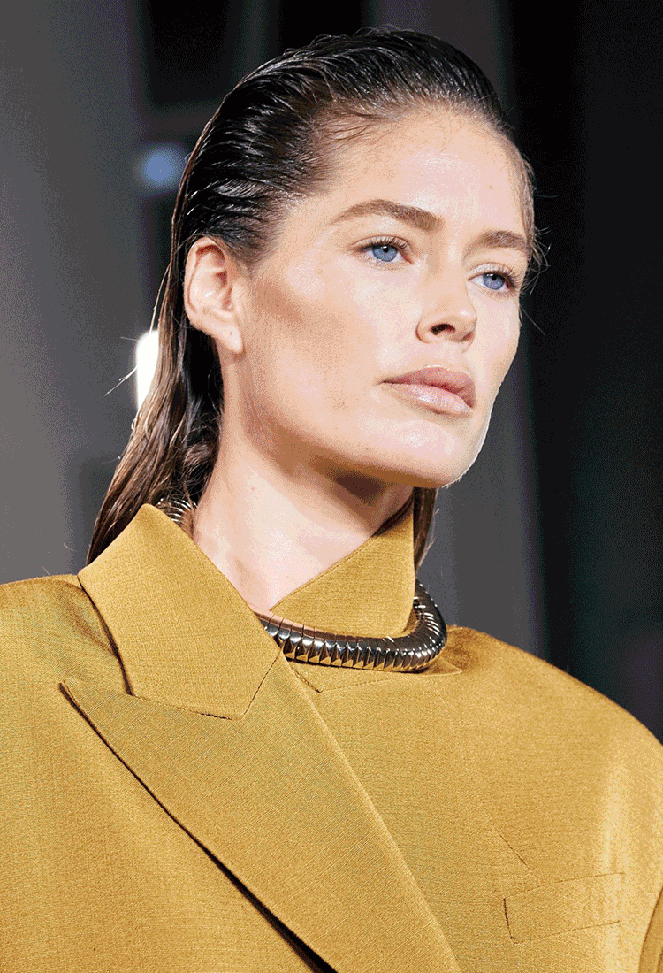 Seram Tapi Seksi! Sedia Bergoyang Dengan ‘Shimmy’ Andi Bernadee ~