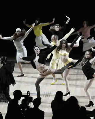 Chaos + Form Marc Jacobs FW 2020, Menyatukan Seni & Restraint