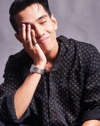 Gara-Gara Guna Jawi, MV ‘Sembah’ Naim Daniel Dapat Surat Dari DBP!