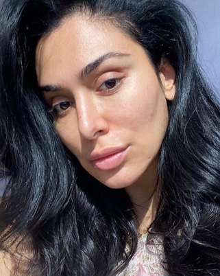 COVID-19: Huda Beauty Beri Sumbangan Buat Jurusolek Bebas