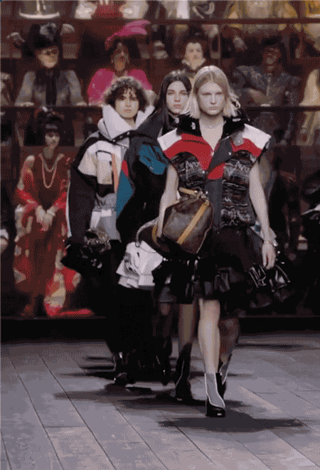 Coronavirus & PFW Diteruskan? Paris Tak Follow Trend, Tetapi ‘Cipta’ Trend