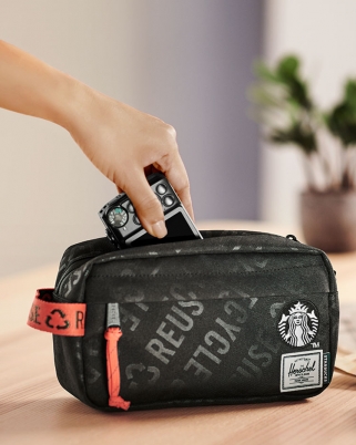 Herschel & Starbucks Menghasilkan Sesuatu Yang Istimewa Demi Earth Day Serta Kemapanan Alam!