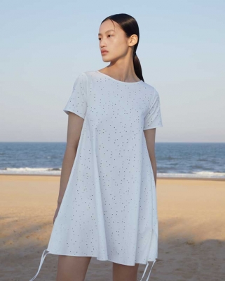 Easy Dress : Trend ‘Tak Kompleks’ Untuk Musim Panas 2020