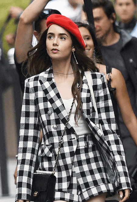 Emily In Paris Adalah ‘Punca’ Jualan Meningkat, Daripada Marc Jacobs Ke Aldo!