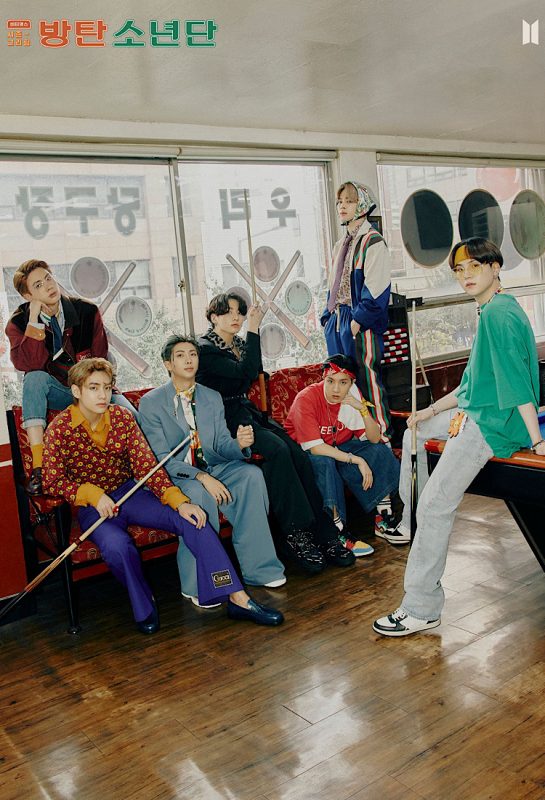 BTS Kali Ini Bergaya Retro Untuk DVD Season’s Greetings 2021