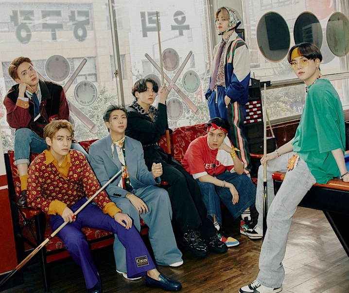 BTS Kali Ini Bergaya Retro Untuk DVD Season’s Greetings 2021