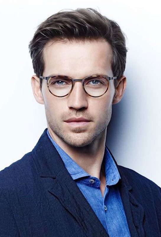 Lelaki Paling Ramai Buta Warna, Jangan Risau! Ada Cermin Mata Khas