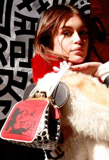 Stuart Vevers Obsess Dengan Disney Mickey Mouse & Keith Haring Di Coach?