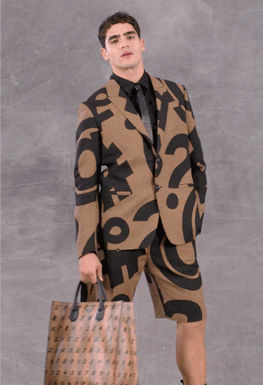 Vanessa Hudgens Tukar 6 Look, Jadi ‘Carrie’ Di MTV Movie Awards!