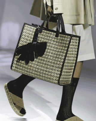 #STAILelaki Beg XS Louis Vuitton & Shopper Bag Fendi – Yang Perlu Dipertimbangkan!