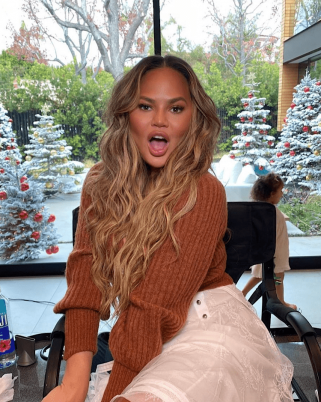 Chrissy Teigen Tampil Dengan Tip Kecantikan Terbaru, Bawah RM10!