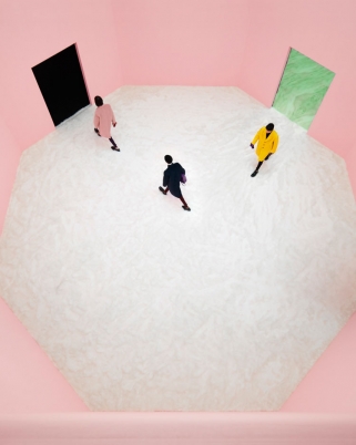 Prada F/W 2021 : Perasaan ‘Mungkin’ Berhujung Dengan Pengaruh ‘Non-Spaces’