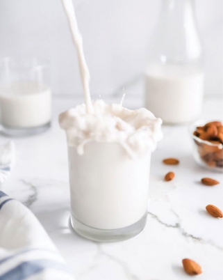 Khasiat Susu Untuk Tulang Hanya Mitos? Risiko Terlebih Minum Susu!
