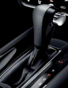 Halston Netflix Style: Merungkai Gaya Tiga Watak Utama Dalam Siri Ini