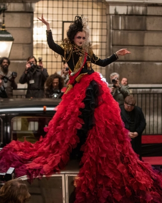 Cruella Costume Designer: Makna Setiap Look Ciptaan Jenny Beavan