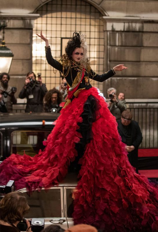 Cruella Costume Designer: Makna Setiap Look Ciptaan Jenny Beavan