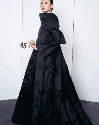 Modern Couture di Balenciaga : Koleksi Pertama Couture Demna Gvasalia
