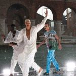 Hujan Batu Menemani Pertunjukan Alta Sartoria Dolce Gabbana