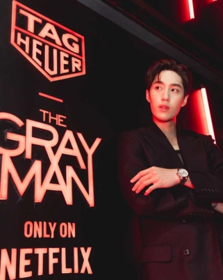 Eksklusif! Premier The Gray Man & Carrera Three Hands Di Bangkok