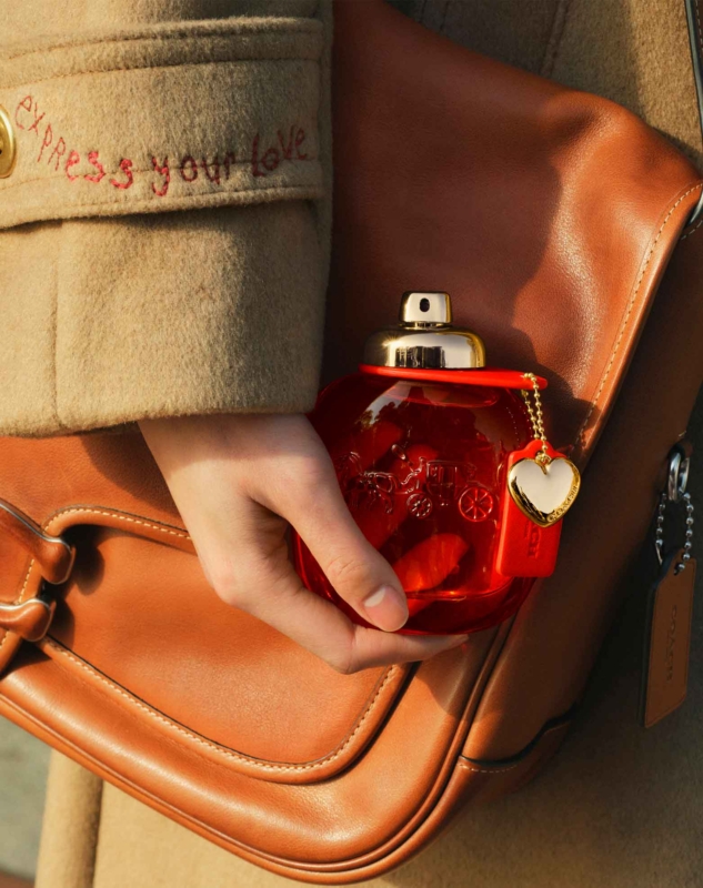 COACH Love & Ekspresi Gelombang Cinta