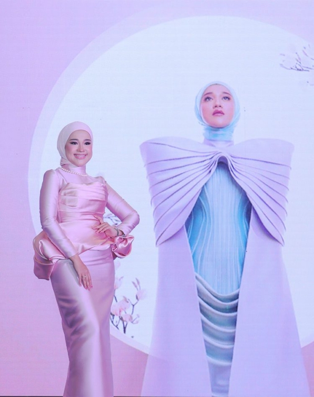 Ernie Zakri & Ayuwan Bergandingan Tenaga, Menampilkan Koleksi Kolaborasi