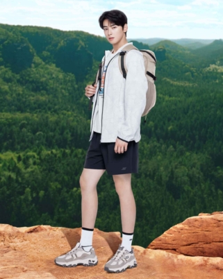 Skechers D’Lites® Hiker: Kasut Terbaik untuk Hiking & Gaya Kasual