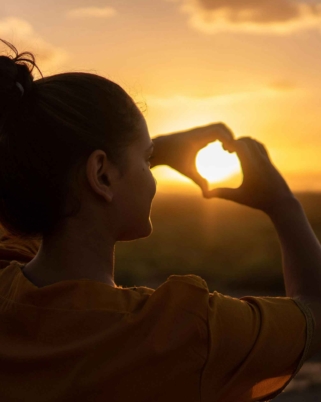 Adakah Self-Care Sekadar Rawatan Kecantikan Atau Sesuatu yang Lebih Dalam?